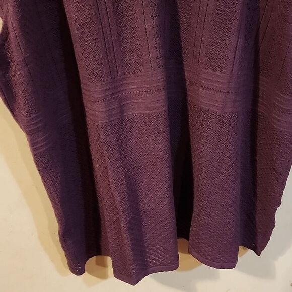 Beautiful Torrid top size 6 NWT - Picture 2 of 5